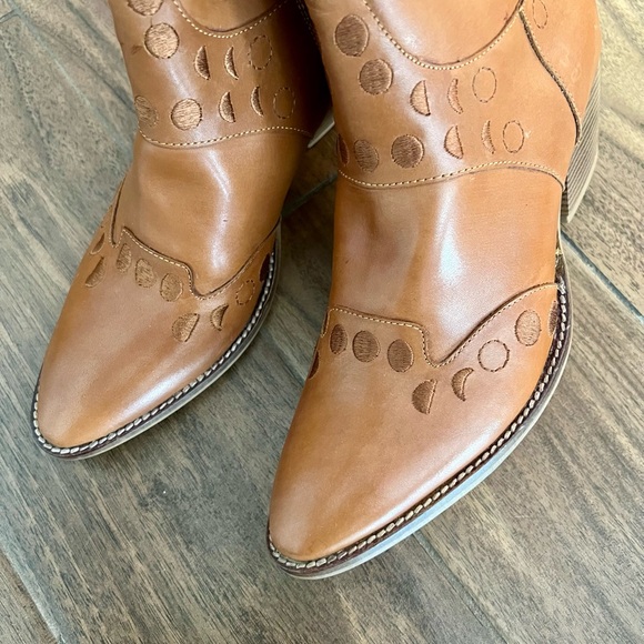 Call me the breeze Maisie Moon Phase Boots - Picture 10 of 11